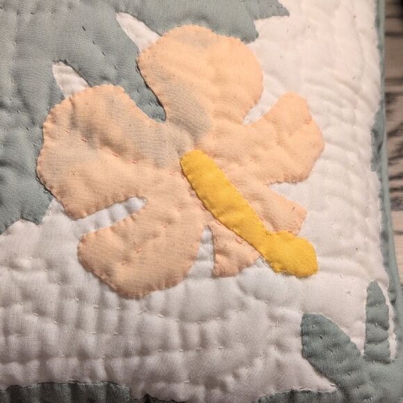 C J Trading Quilted Floral Hibiscus Throw Pillow Honolulu Hawaii - Picture 6 of 8